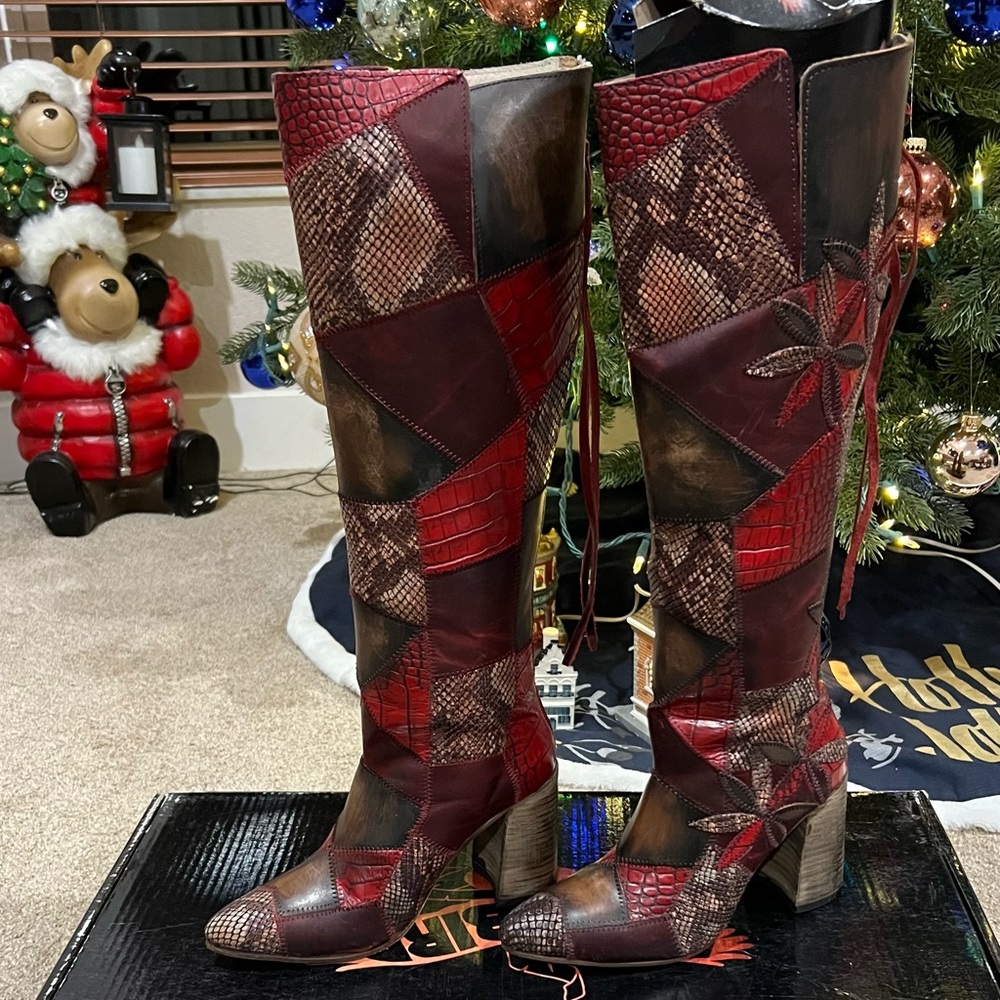 Freebird Juno size 9 , wine color